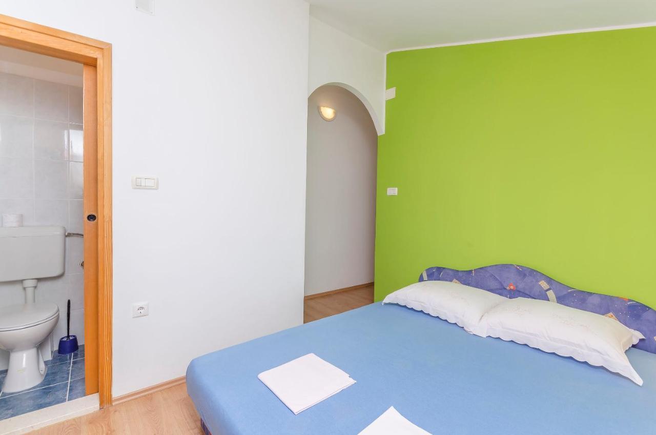 Apartments Mira I Водице Экстерьер фото