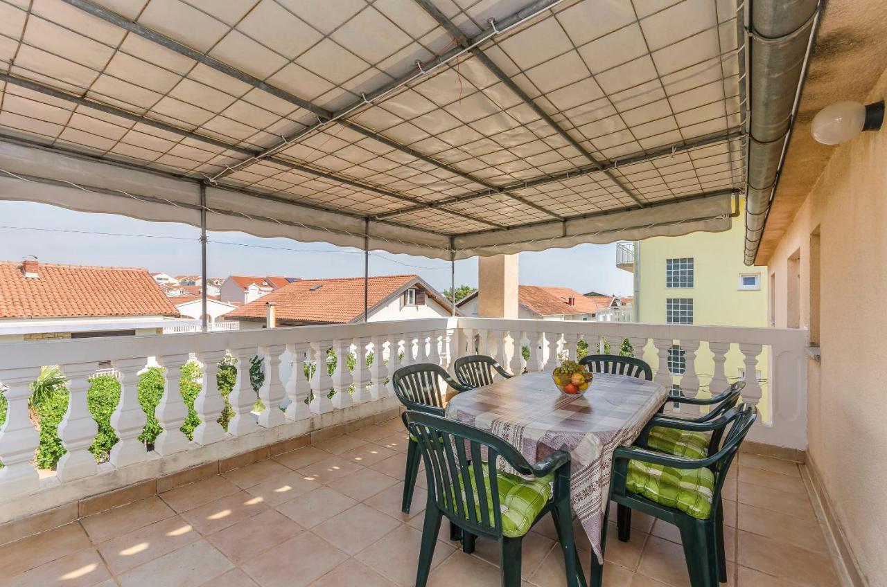 Apartments Mira I Водице Экстерьер фото