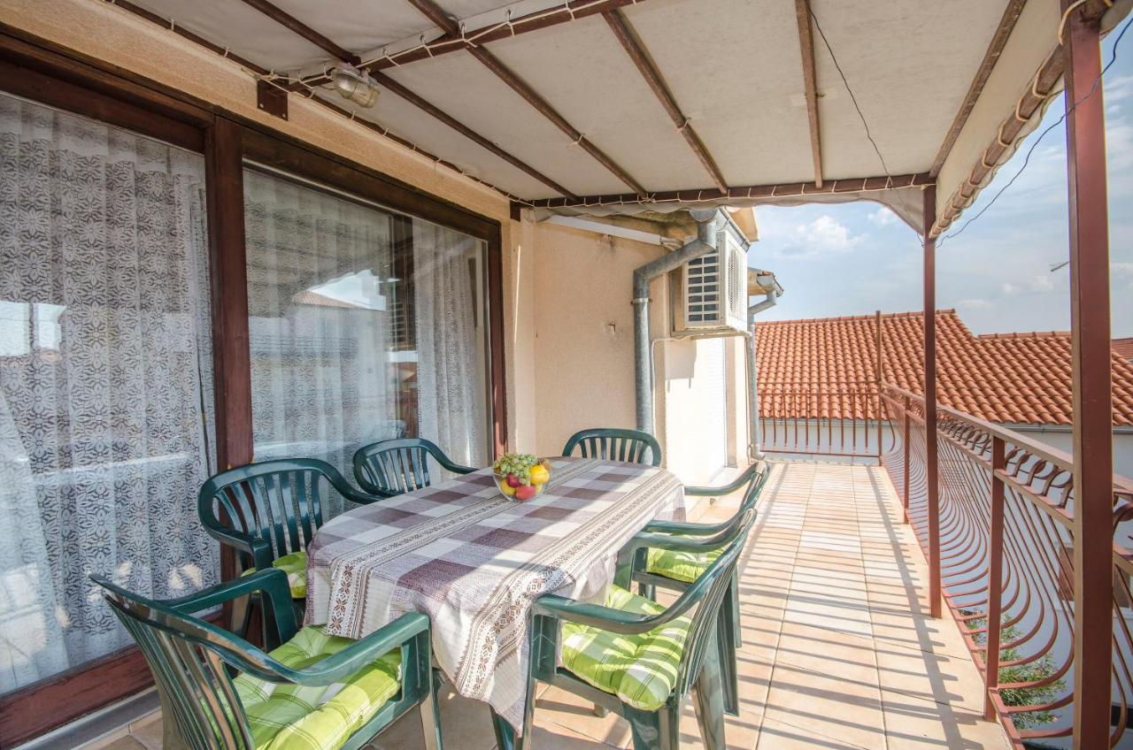 Apartments Mira I Водице Экстерьер фото