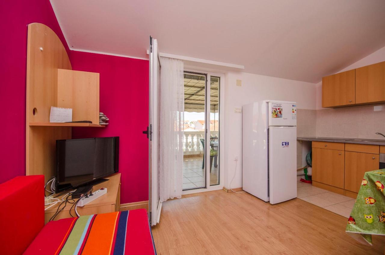 Apartments Mira I Водице Экстерьер фото