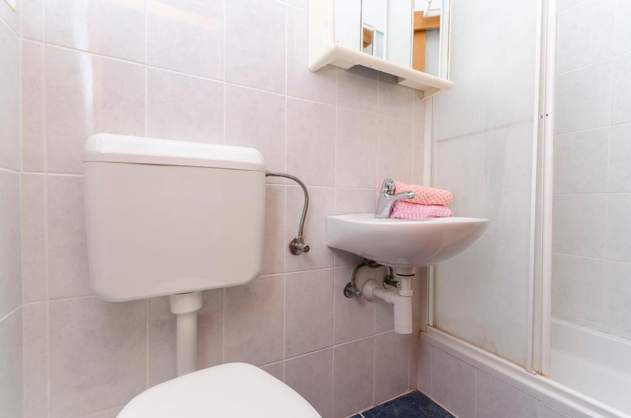 Apartments Mira I Водице Экстерьер фото