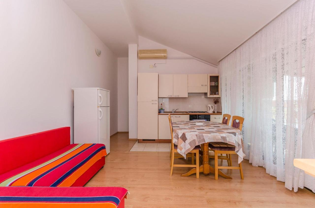 Apartments Mira I Водице Экстерьер фото